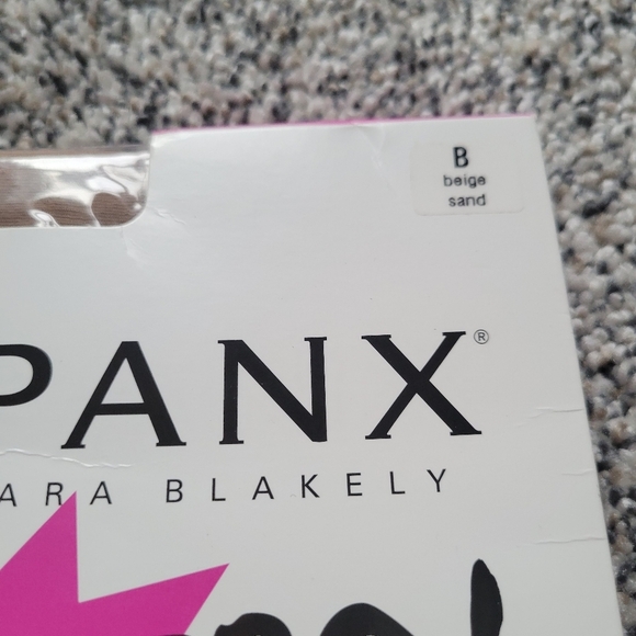 Spanx Sheer Beige Sand Pantyhose Size B NEW - Picture 2 of 6